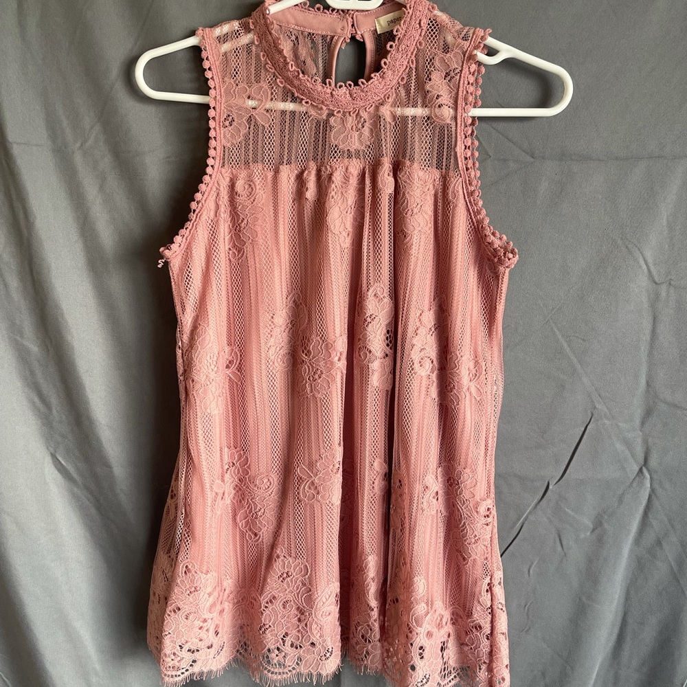 Lace sleeveless blouse
